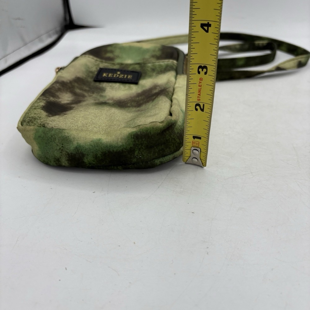 Kedzie‎ Bag Crosstown Crossbody Shoulder Sling Zip Green Tie Dye Hipster Adj - Picture 4 of 9